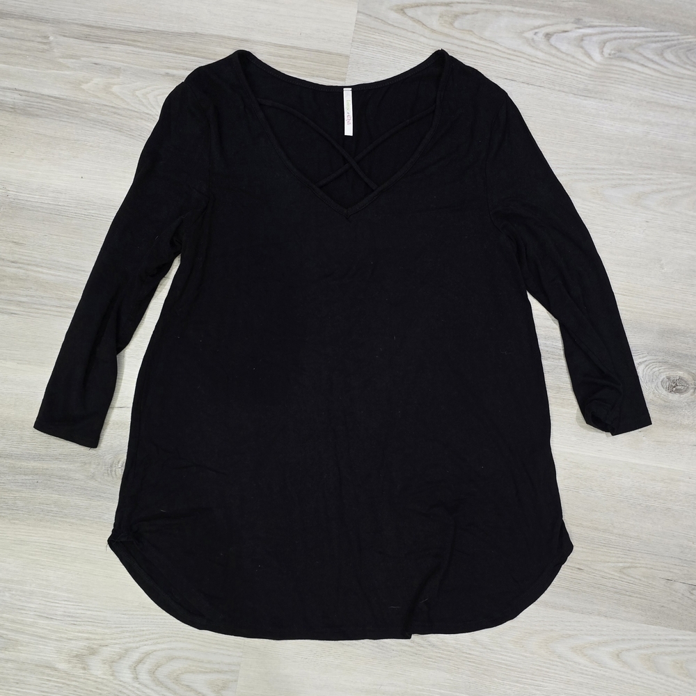 Lime n Chili Black Crisscross V-Neck Women's Tunic Top Size L